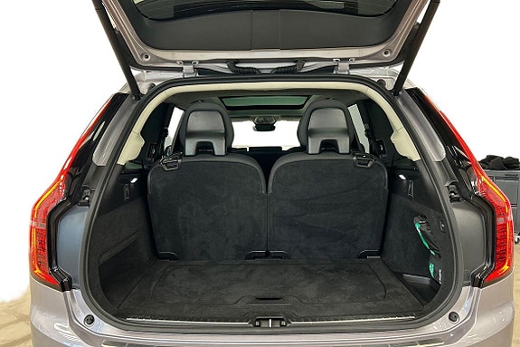 Volvo XC90 13 of 30