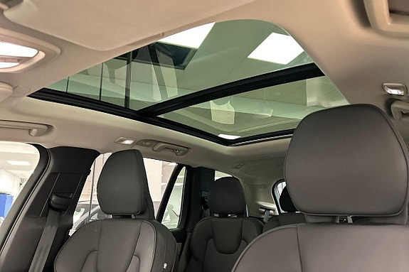 Volvo XC90 23 of 30