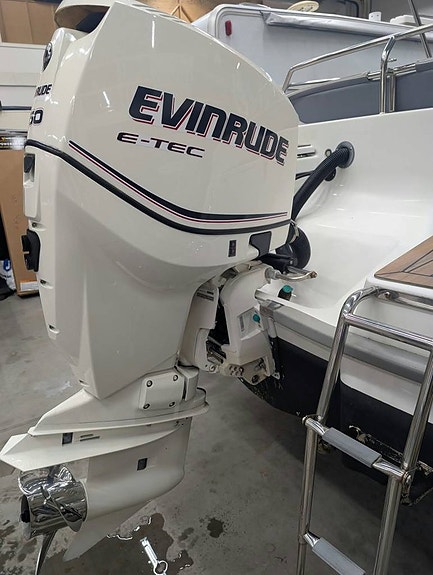 HR 630 WA & Evinrude E-tec 150 HK -2012 10 of 12
