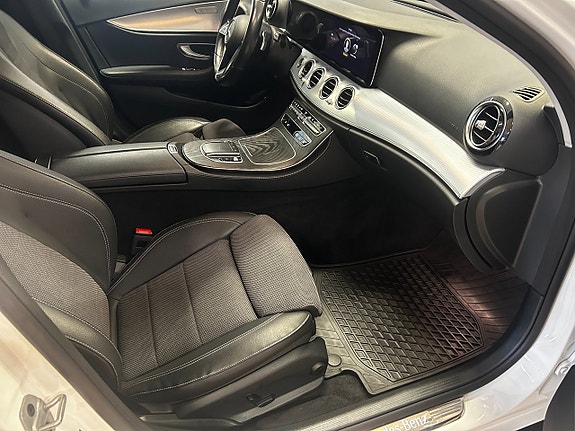 Mercedes-Benz E 220 d 12 of 30