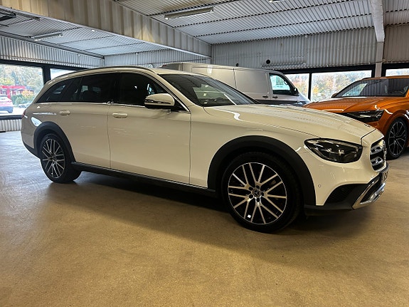 Mercedes-Benz E 220 d 3 of 30