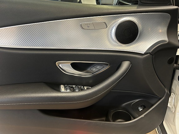 Mercedes-Benz E 220 d 11 of 30
