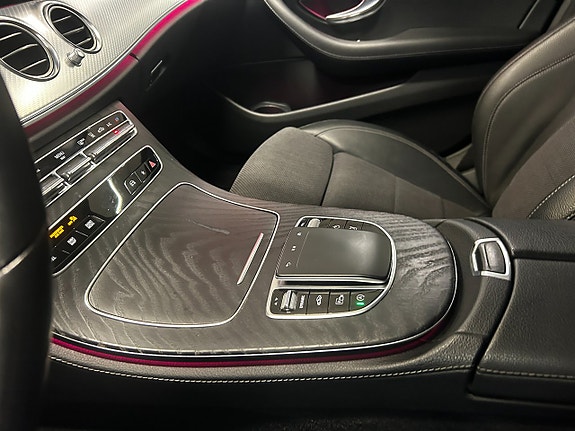 Mercedes-Benz E 220 d 22 of 30