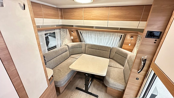 Hobby Hobby 460 De Luxe Långbädd, mover, markis, 1 ägare 6 of 28