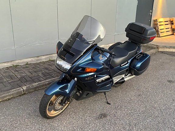 Honda ST1100 Pan-European, Besiktad , CarPlay , Nya däck 5 of 14