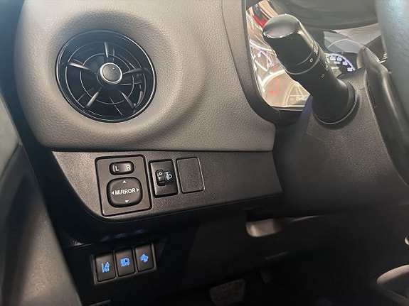 Toyota Yaris 20 of 20