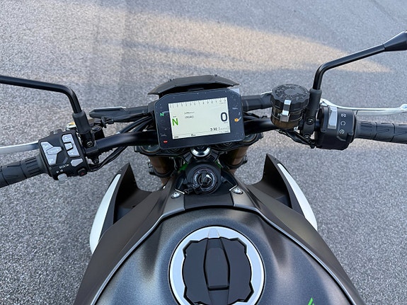 Kawasaki Z900 SE - 2027 - Köp Online 10 of 13