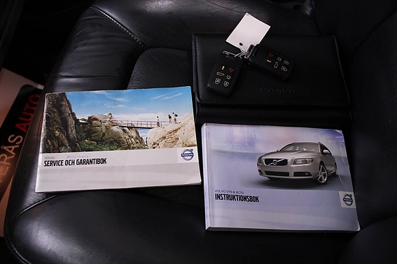 Volvo XC70 27 of 28