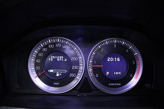 Volvo XC70 22 of 28
