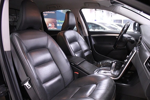 Volvo XC70 15 of 28