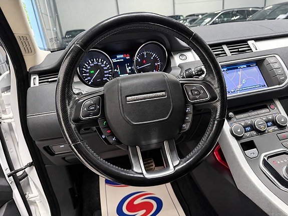 Land Rover Range Rover Evoque 12 of 23