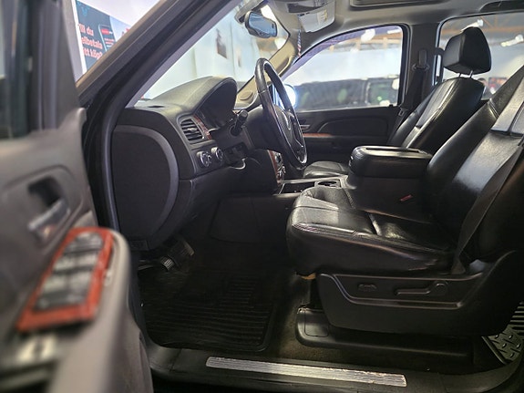 Chevrolet Avalanche 13 of 20