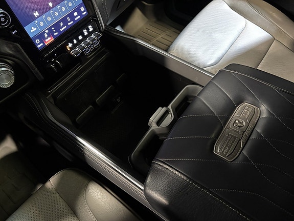 Dodge RAM 1500 10 of 25
