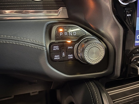 Dodge RAM 1500 12 of 25