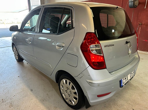 Hyundai i10 7 of 10