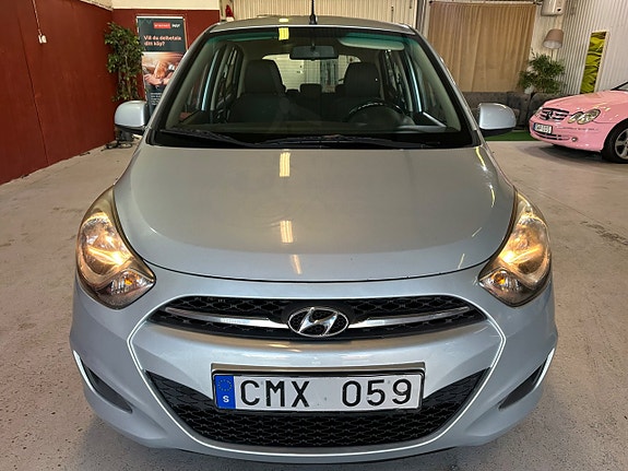 Hyundai i10 2 of 10