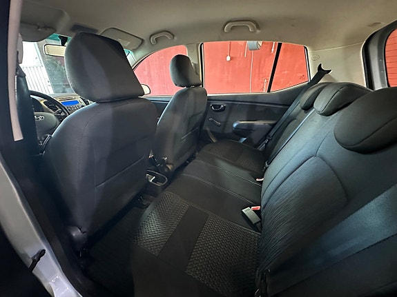 Hyundai i10 10 of 10