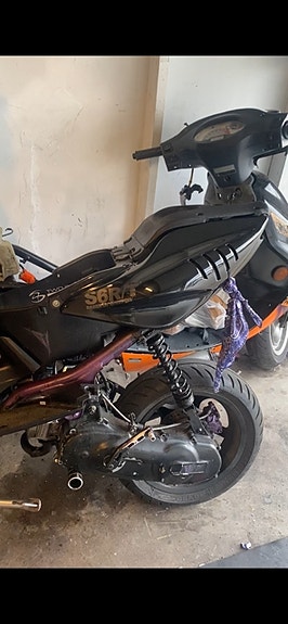 Yamaha Aerox 2 of 7