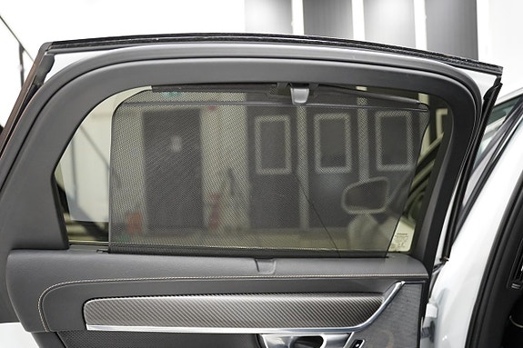 Volvo S90 26 of 29