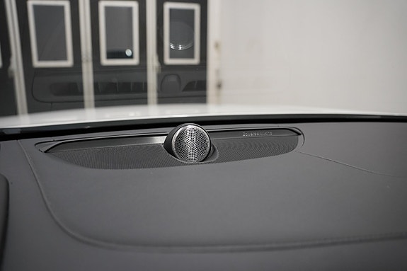 Volvo S90 15 of 29