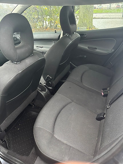 Peugeot 206 4 of 8