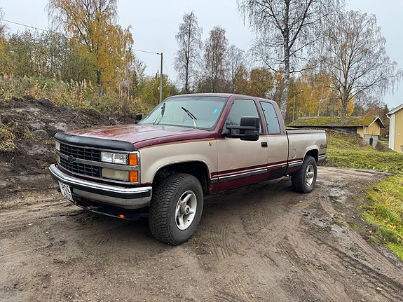 Chevrolet K2500 2 of 7