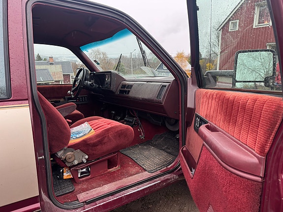 Chevrolet K2500 6 of 7