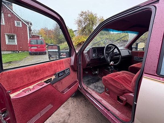 Chevrolet K2500 5 of 7