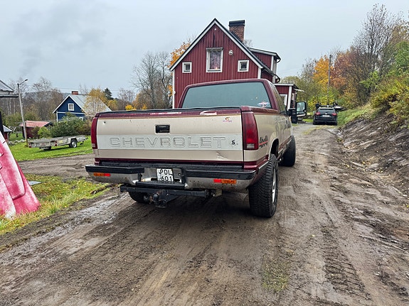 Chevrolet K2500 4 of 7