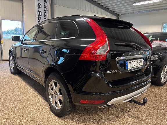 Volvo XC60 8 of 12