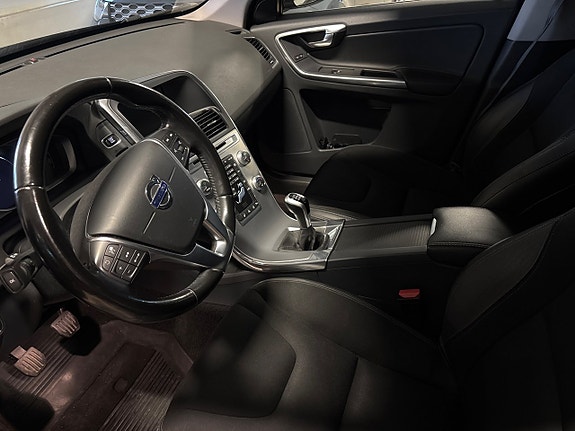 Volvo XC60 11 of 12