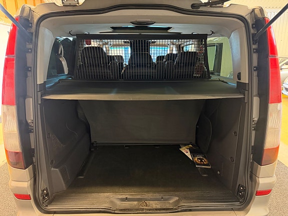 Mercedes-Benz Viano 19 of 19
