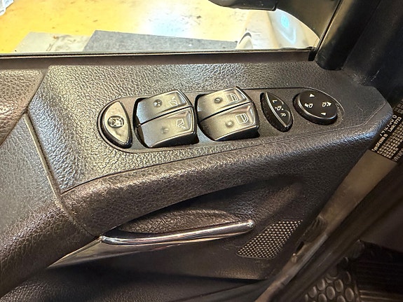 Mercedes-Benz Viano 12 of 19