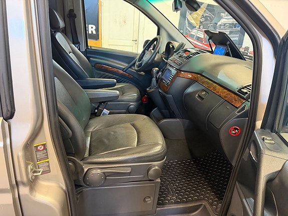 Mercedes-Benz Viano 9 of 19