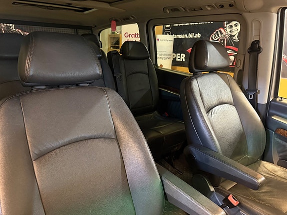 Mercedes-Benz Viano 8 of 19