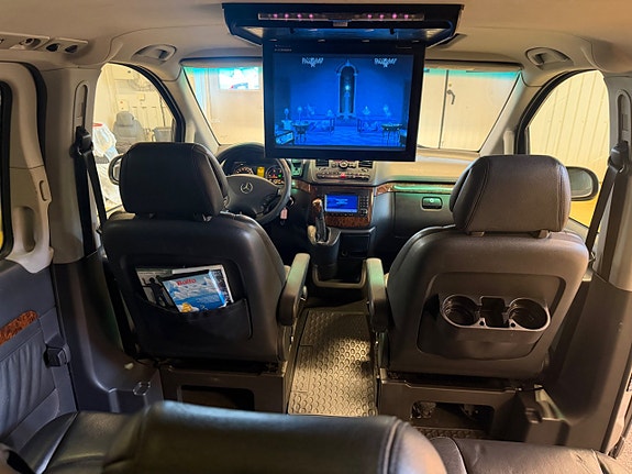 Mercedes-Benz Viano 16 of 19