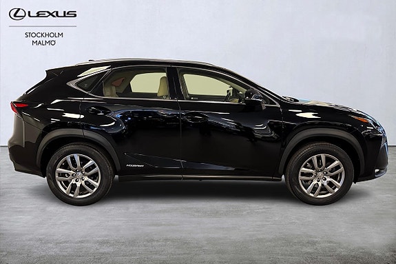 Lexus NX300h 16 of 22