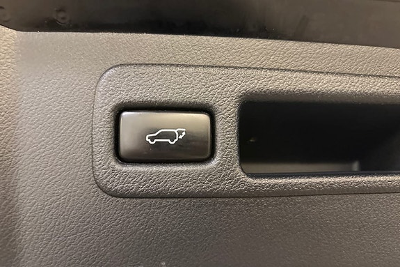 Lexus NX300h 19 of 22