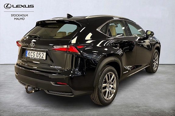 Lexus NX300h 17 of 22