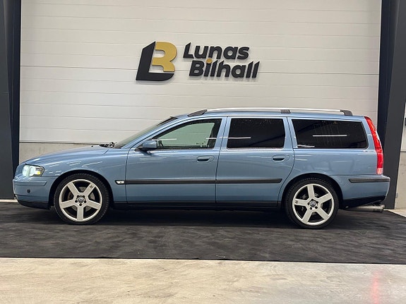 Volvo V70 3 of 21