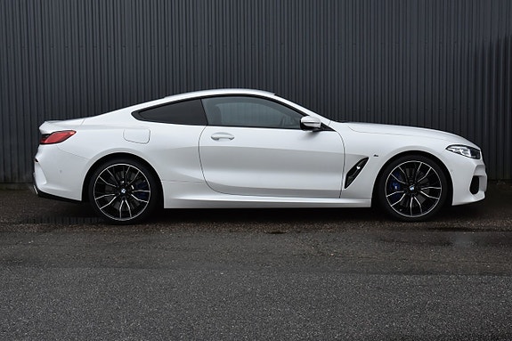 BMW M850i 3 of 27