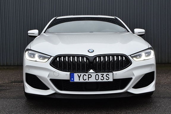 BMW M850i 7 of 27