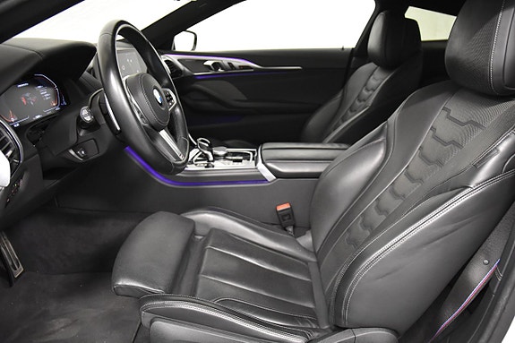BMW M850i 10 of 27