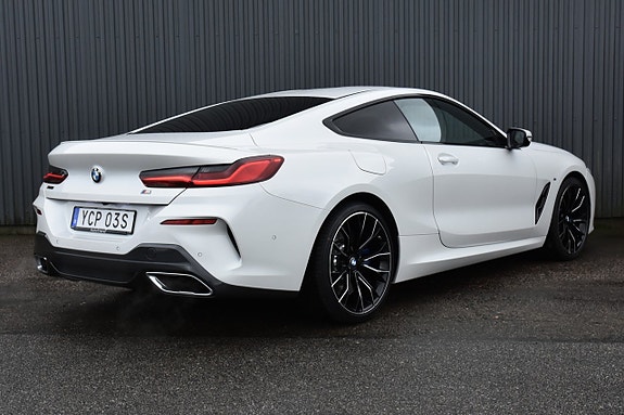 BMW M850i 2 of 27