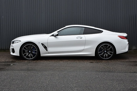 BMW M850i 6 of 27