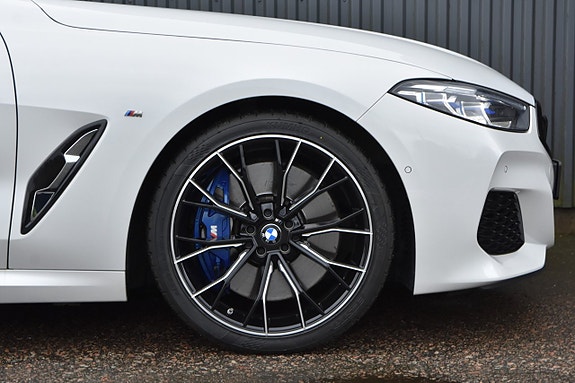 BMW M850i 4 of 27