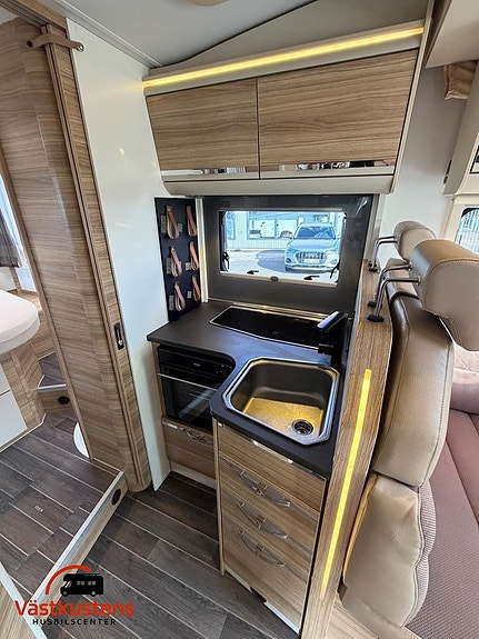 Adria Matrix M 670 SC / 4400 kg / AC Bodel 9 of 25