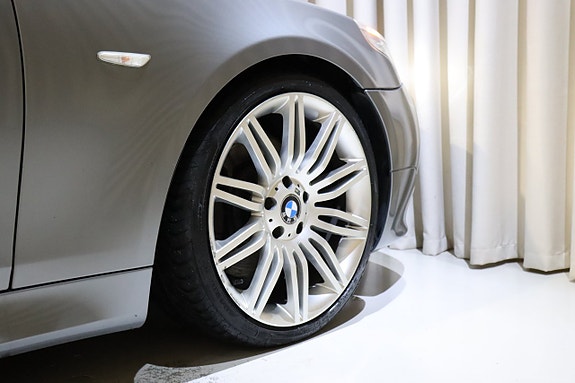 BMW 530i 15 of 28