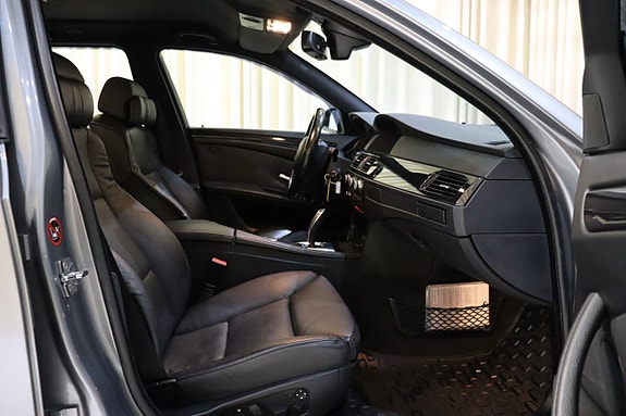 BMW 530i 26 of 28