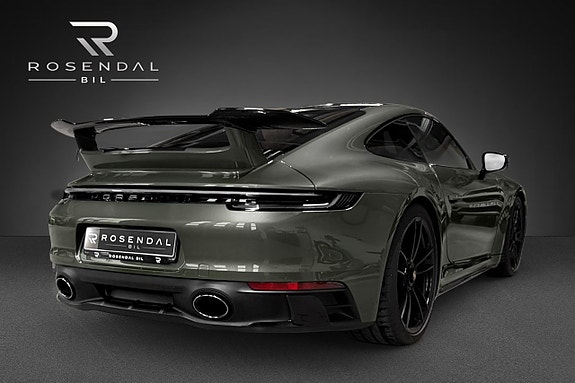 Porsche 911 Carrera 4 GTS 5 of 17